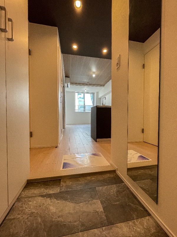 レジディア横濱馬車道7階 玄関