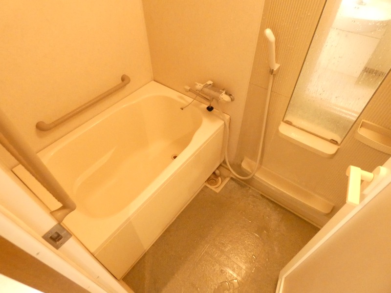 プリオール・オオフチ6階 バス