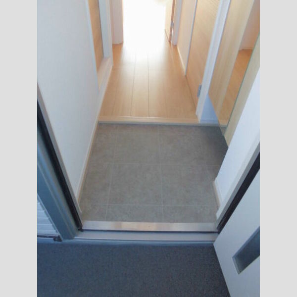 アプリリス 玄関