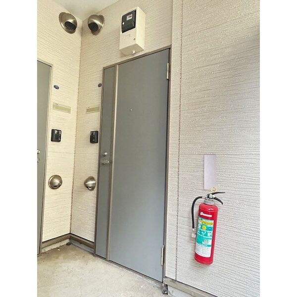 エムズ横浜 玄関