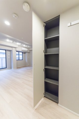 プラウドフラット渋谷富ヶ谷511号室 収納