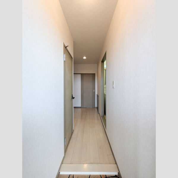 イーストハウス 玄関