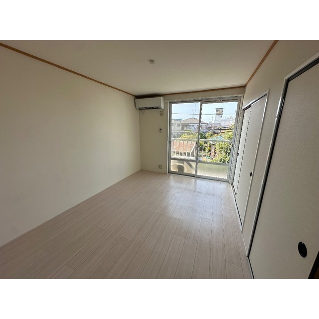 ホワイティ習志野 リビング