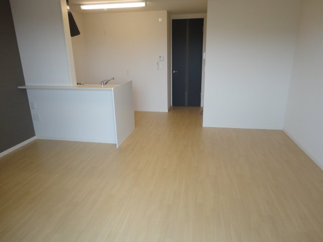 Ｂｌａｎｃ・Ｌｅｙｓｉｎ（ブラン・レザン）202号室 ＬＤＫ(１３．１帖)