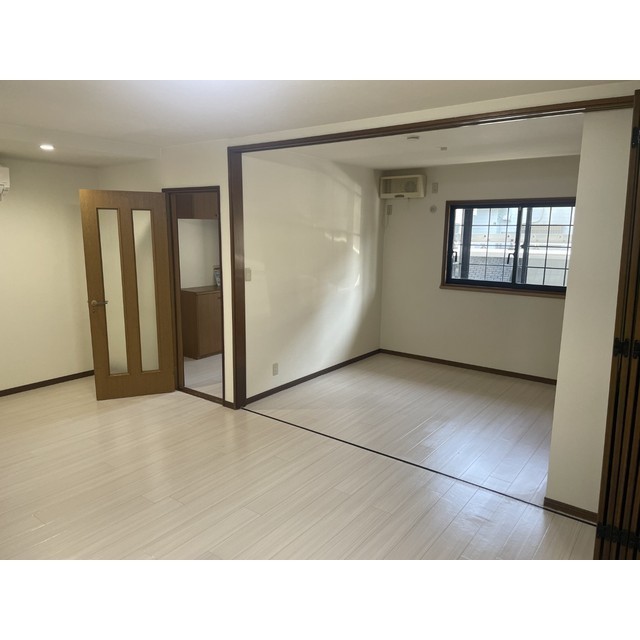 サンライズ大和P-1 リビング