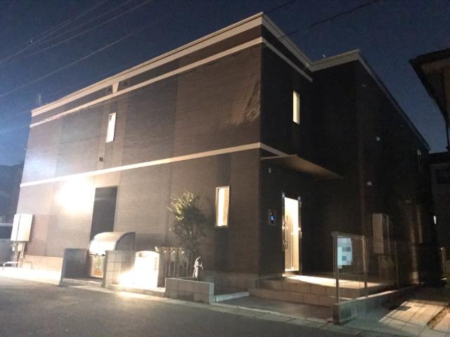 シャイン　グローブ 外観写真（夜）