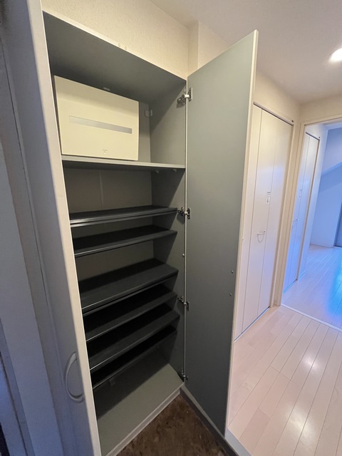 パークフロント下北沢203E号室 収納