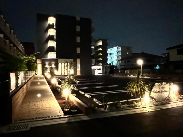 グランアイリス本厚木 外観写真（昼）