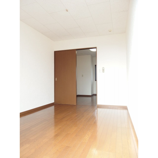 プレジール R203号室 リビング