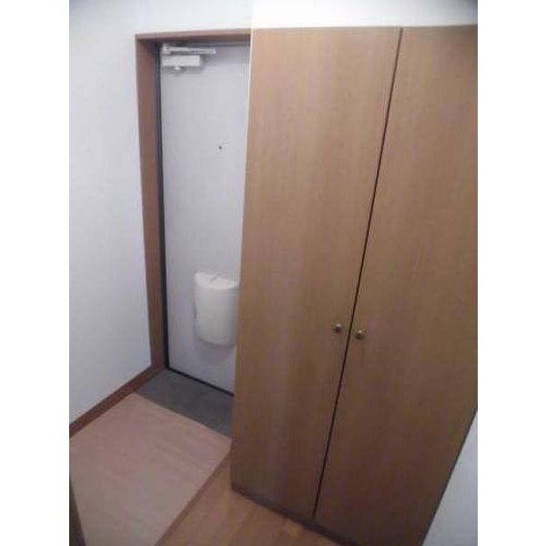 ファースト　M&E0201号室 玄関