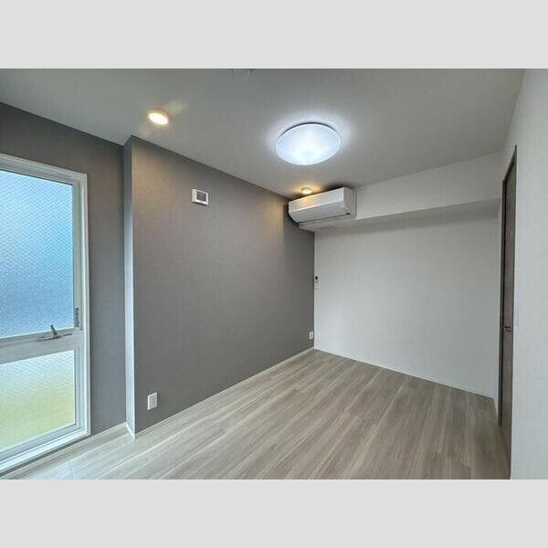 セレスティア六町Ⅱ301号室 洋室