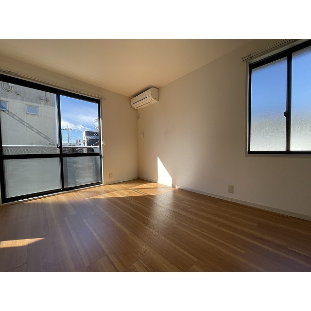 クレール大倉山　太尾町 リビング