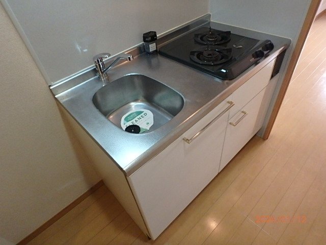 Ｌ-Ｆｌａｔ南品川 システムキッチン（2口ガスコンロ）