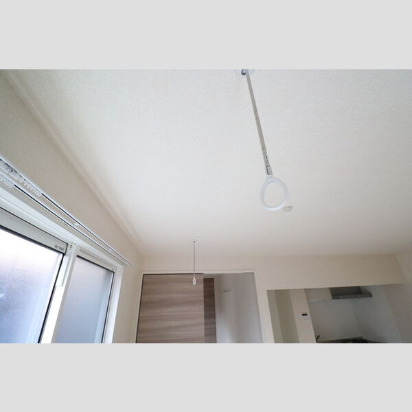 クレール202号室 室内物干しがついています