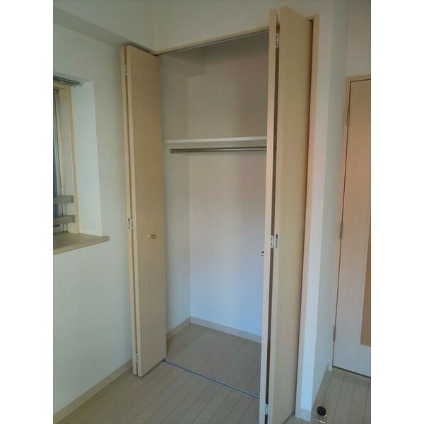 ＲＥＶ・ＣＬＯＳＥ402号室 収納