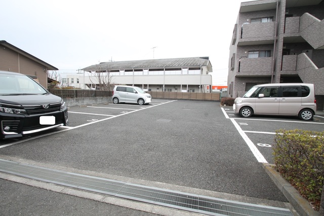 ピエトラ　ルーチェ 駐車場！