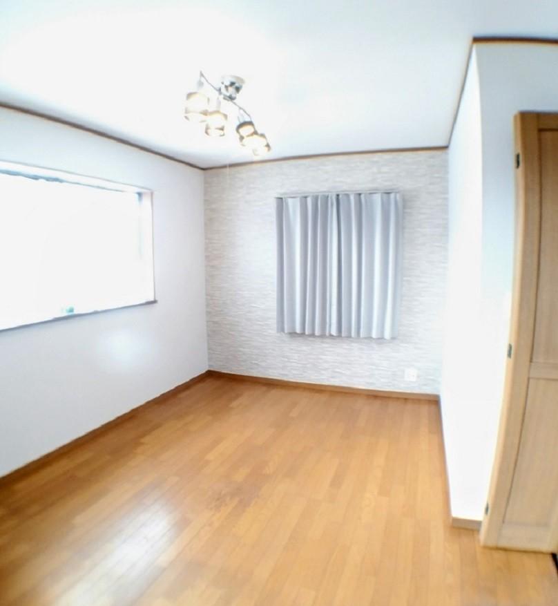 ブルーハイムふじみん 2階　石目調リビング