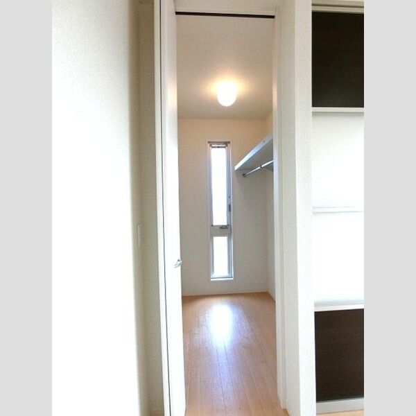 ベルソス高倉　B301号室 ウォークインクローゼット