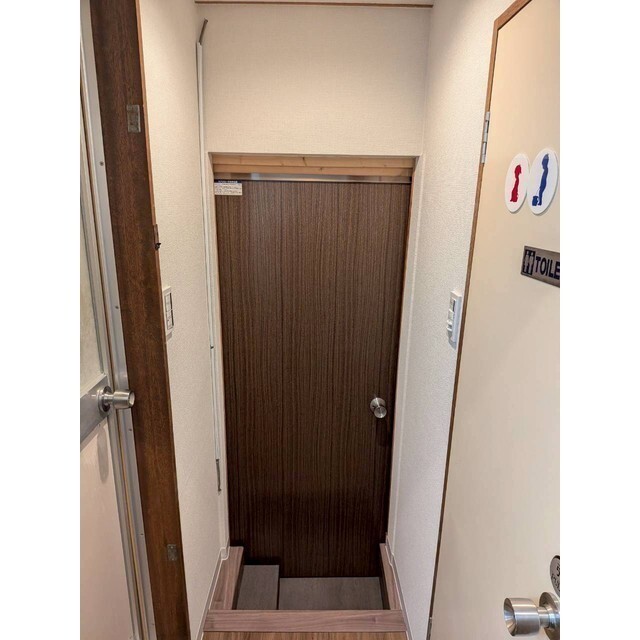 北新宿2丁目戸建 玄関