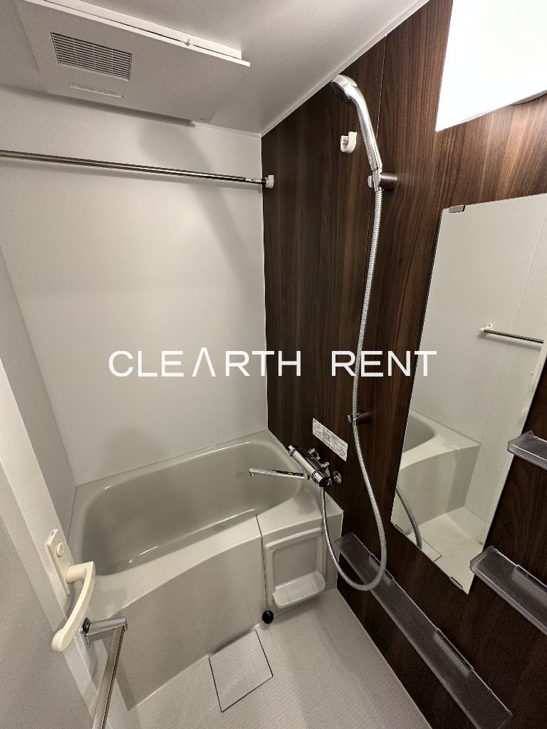 コンシェリア ＫＡＷＡＳＡＫＩ ＭＡＳＴＥＲ’Ｓ ＶＩＬＬＡ6階 浴室乾燥機付きバスルーム