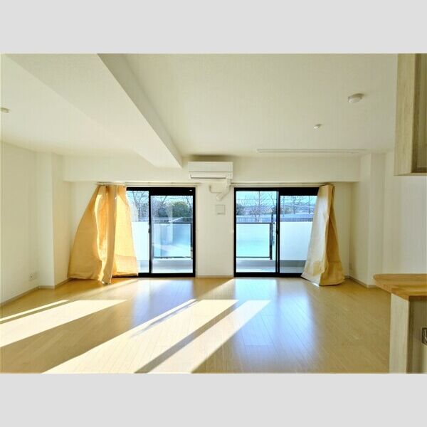 グランヴェールにしすな202号室 LDK18.5帖(別角度)