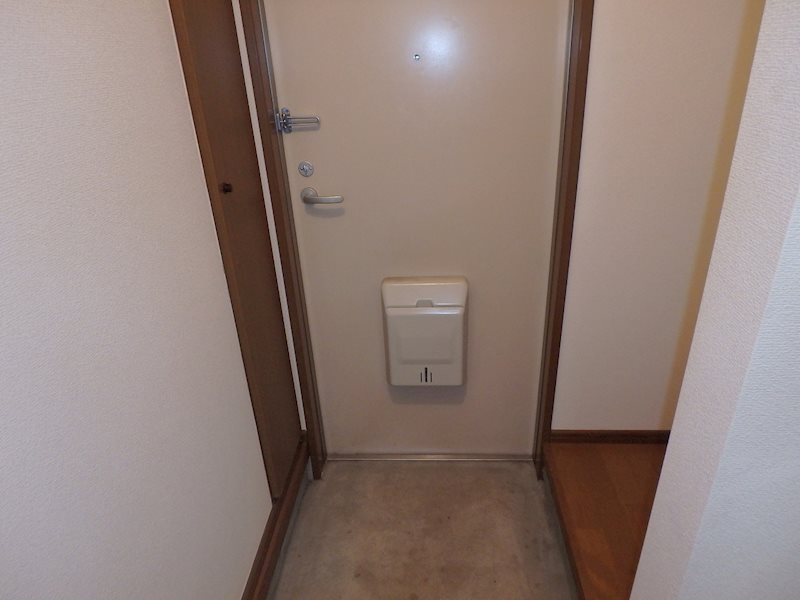 エスティハウス代沢A棟 玄関