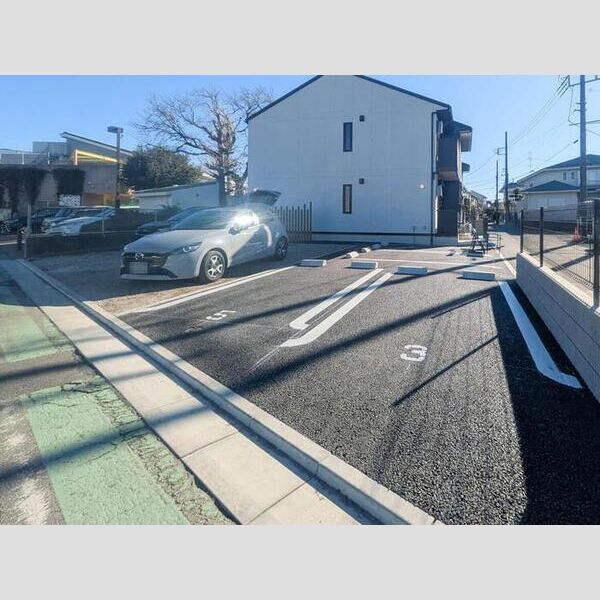 グラースK 駐車場