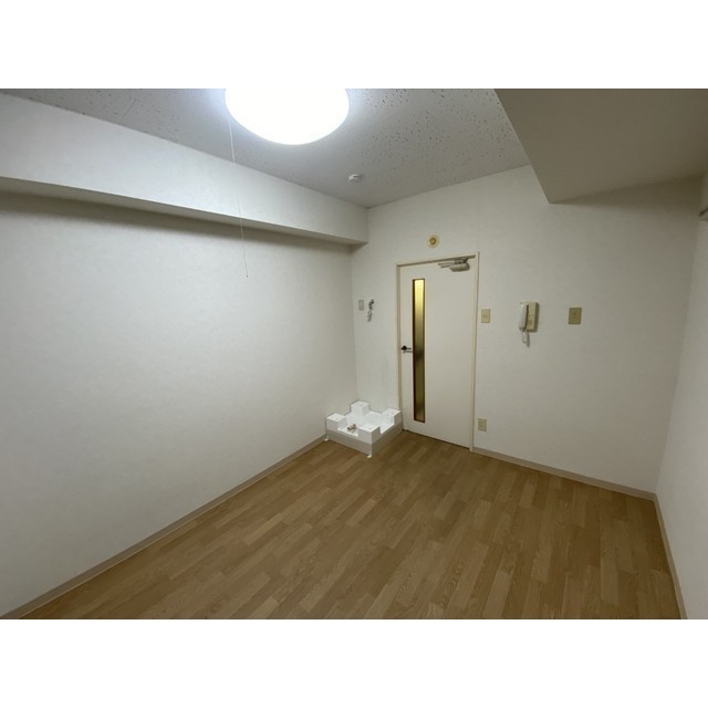 グレイス上大岡205号室 リビング