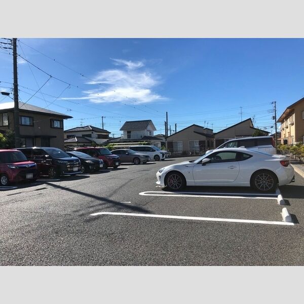 コモンシティハイツI 駐車場