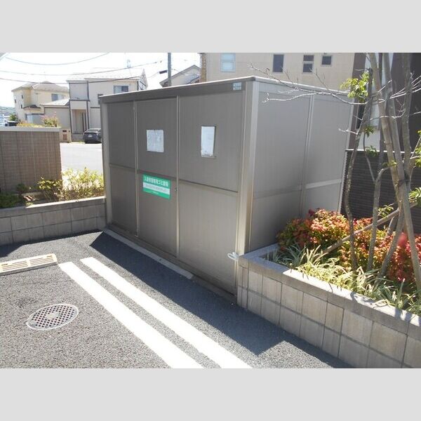 プレジール ゴミ置き場