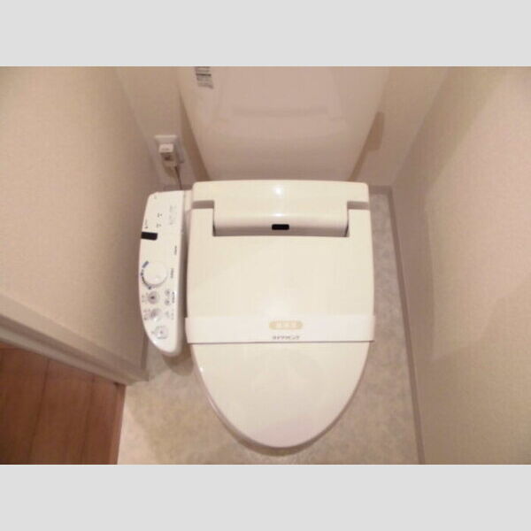リヴェール星久喜105号室 温水洗浄便座