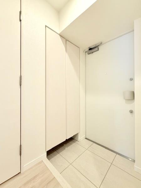 アジールコート町屋9階 玄関