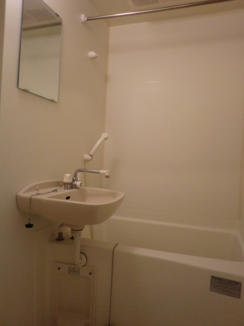 レオパレスエスペランサ 浴室換気乾燥機能付き