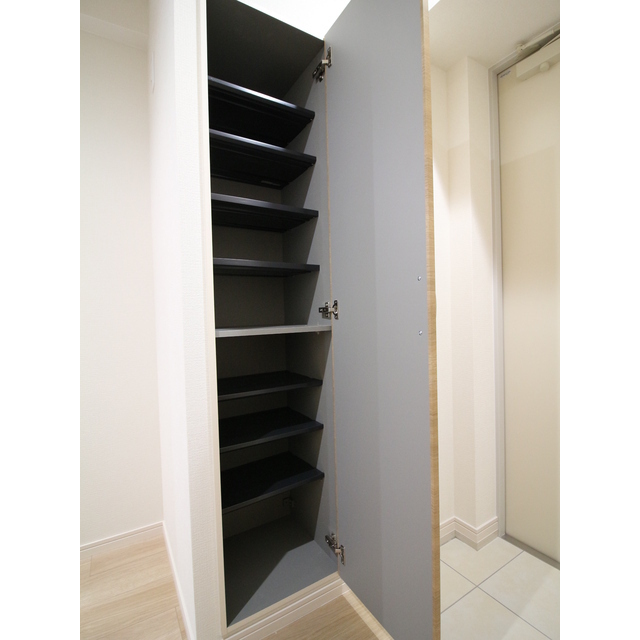 プレール・ドゥーク上中里207号室 シューズボックス