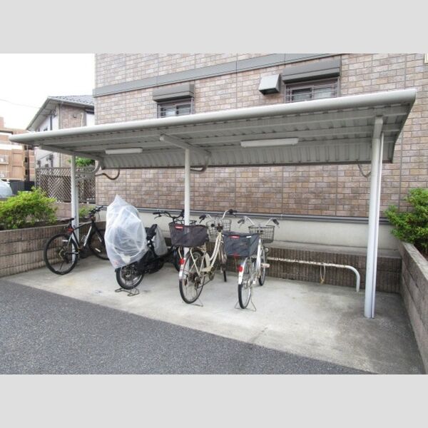 ヴィラ・メルベーユ　Ⅱ101号室 駐輪場