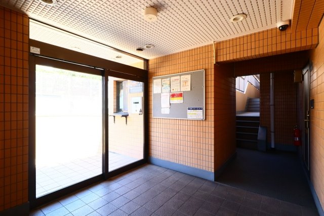 ライオンズマンション新横浜Ｂ館 エントランス