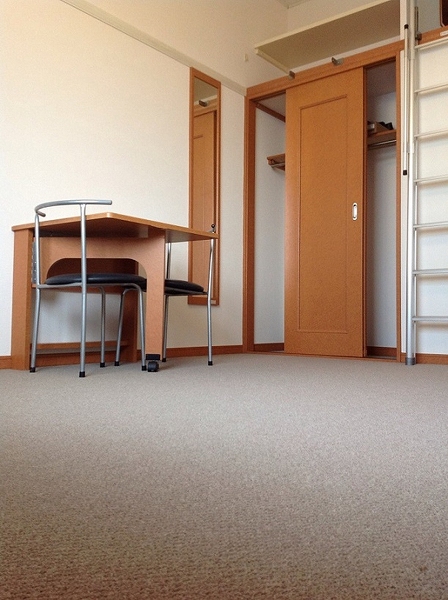 レオパレスライズ206号室 内観