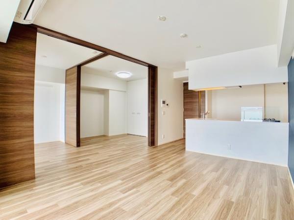 エミリブ東長崎5階 リビング