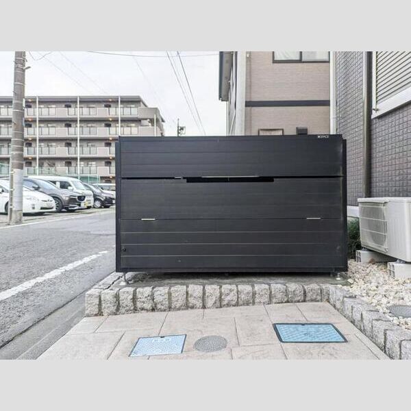 メゾン　ボナール　A102号室 ゴミストッカー