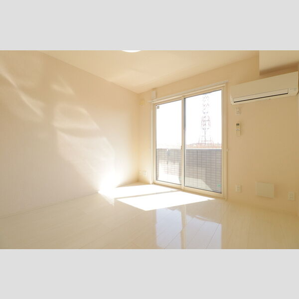 ロイジェントパークス レイクタウン Ⅲ　A103号室 リビング