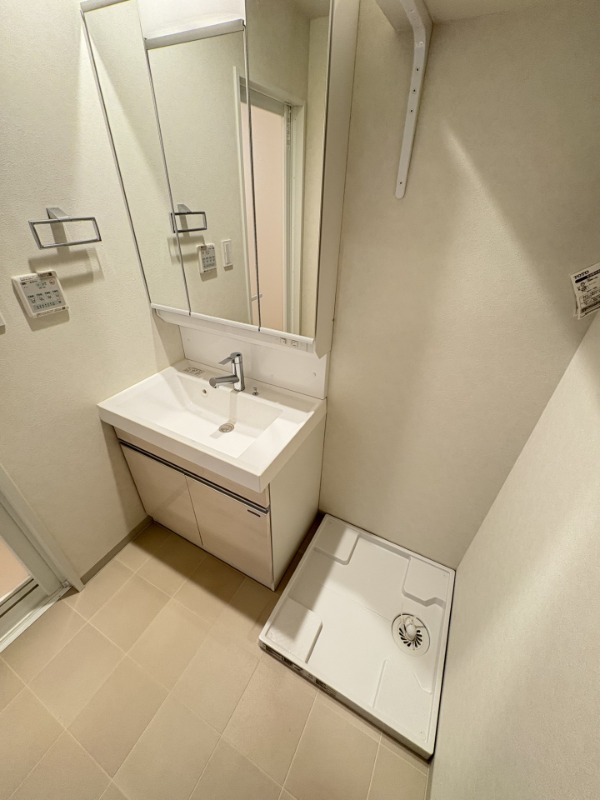 ＬＯＣ’Ｓ　ＭＵＳＡＳＨＩＮＡＫＡＨＡＲＡ4階 洗面