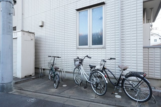 メゾン・ド・ソレイユ千住北1階 駐輪場