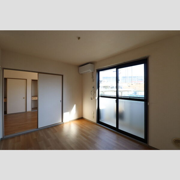 ブライトンリバー102号室 洋室