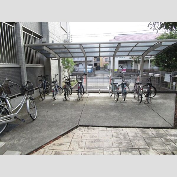 ディアコート M 駐輪場