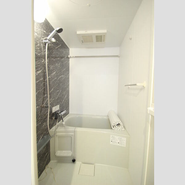 SUN RESIDENCE 303号室　浴室