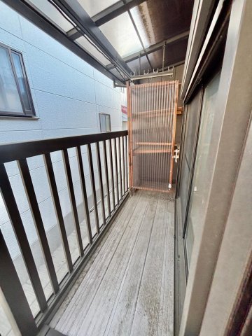 子猫と小川のスフレ ちょっとした物置付のバルコニー♪