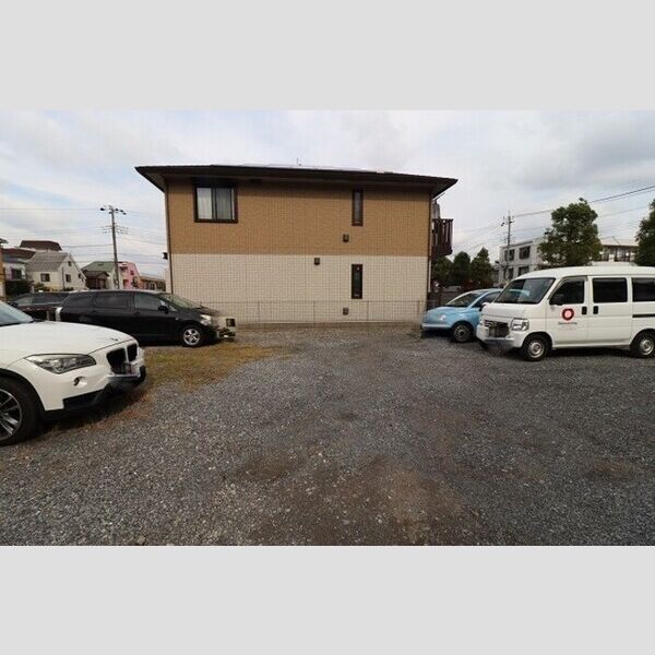 ヴァン　プランドール 駐車場