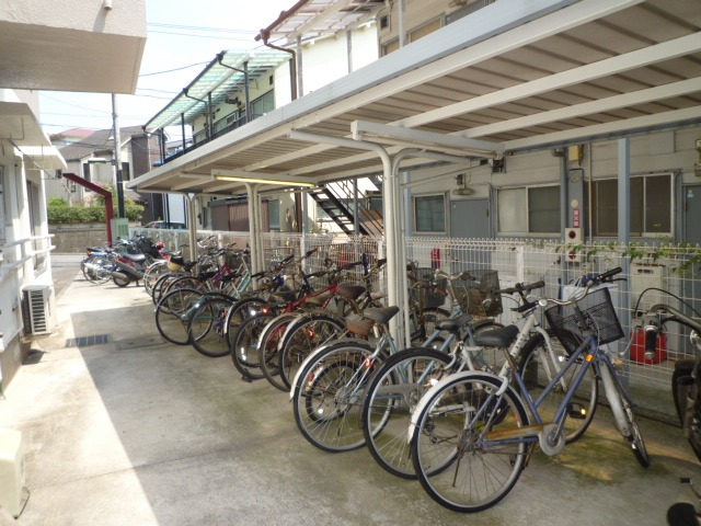 パティオ市ヶ尾2階 駐輪場　大型バイクも無料で駐輪可★