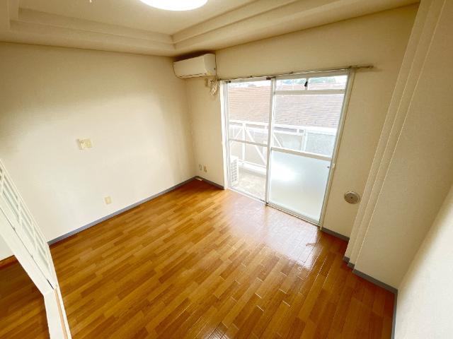 サンセヴィラージュ 洋室