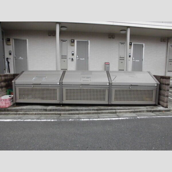 セジュールコト A 共用ゴミ置き場(専用ボックスが設置されています)